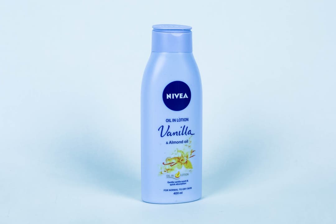 Vanilla & almond oil body lotion 400ml